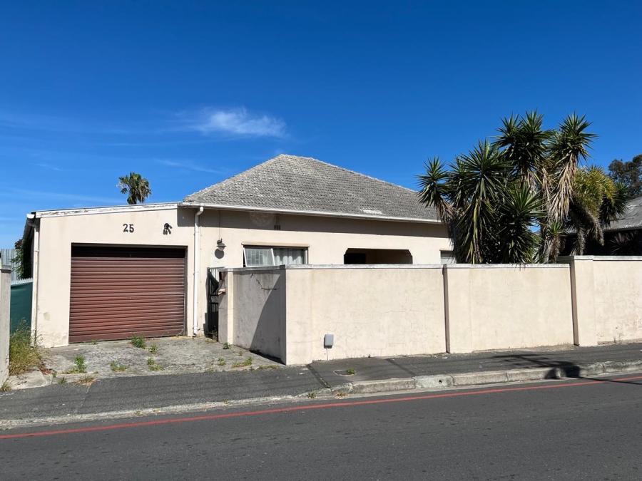  Bedroom Property for Sale in Fairfield Estate Western Cape